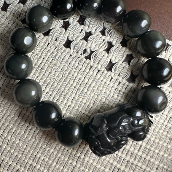 Silver Sheen Black Obsidian Beaded Bracelet with Pixiu Bead - Picture 13 of 15